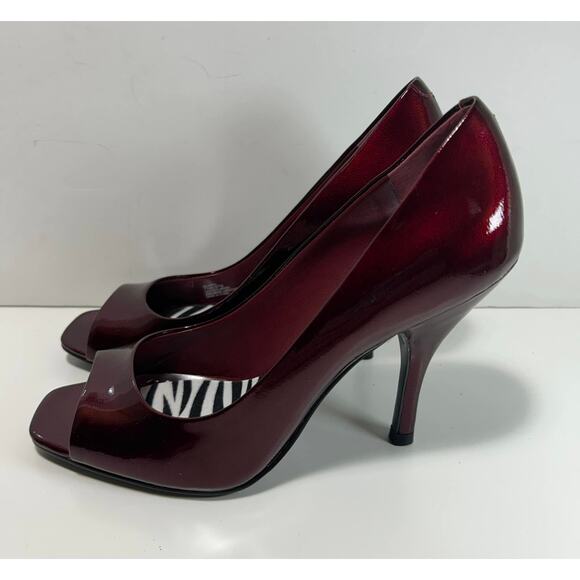 BCBGENERATION Ariel Ruby Red Patent Leather Stiletto Heels Shoes Womens 7.5 - Picture 3 of 7